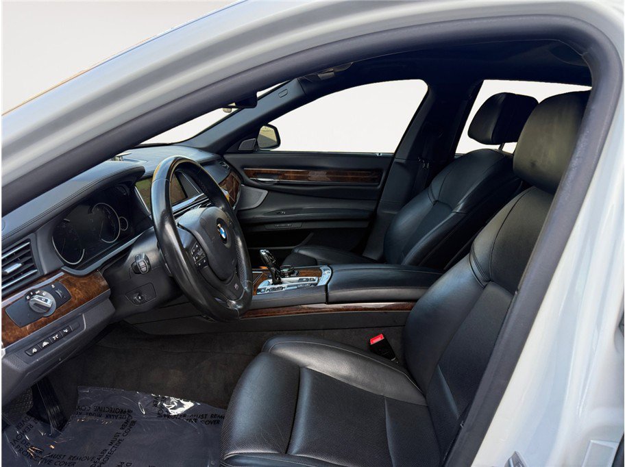 Used 2015 BMW 750Li RWD image 9