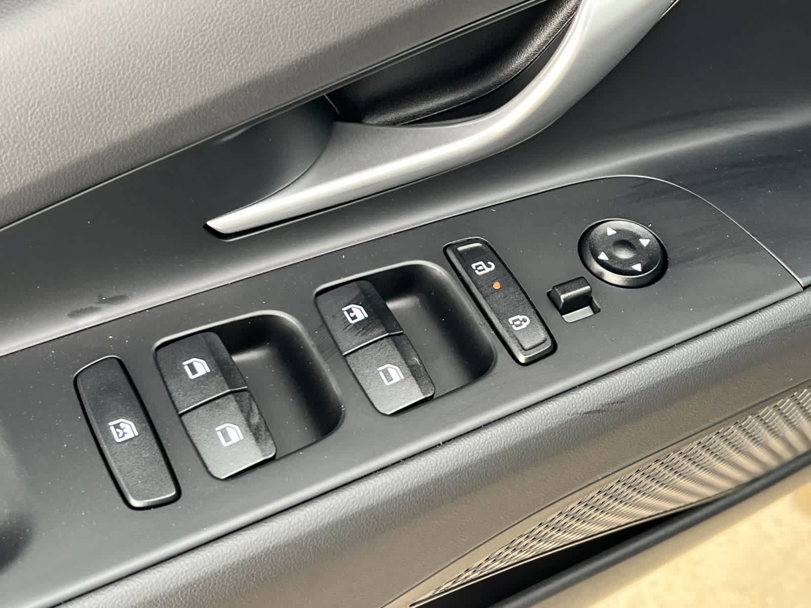 New 2026 Hyundai Elantra SE FWD image 14