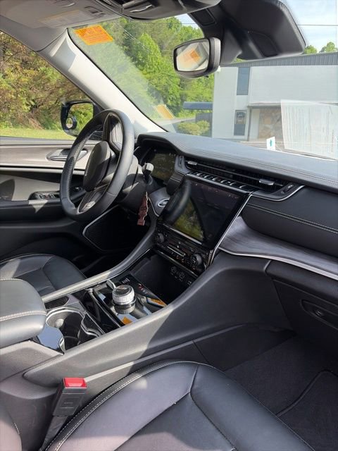 Used 2021 Jeep Grand Cherokee L Limited AWD/4WD image 22