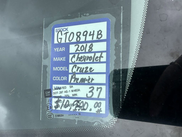 Used 2018 Chevrolet Cruze Premier FWD image 17
