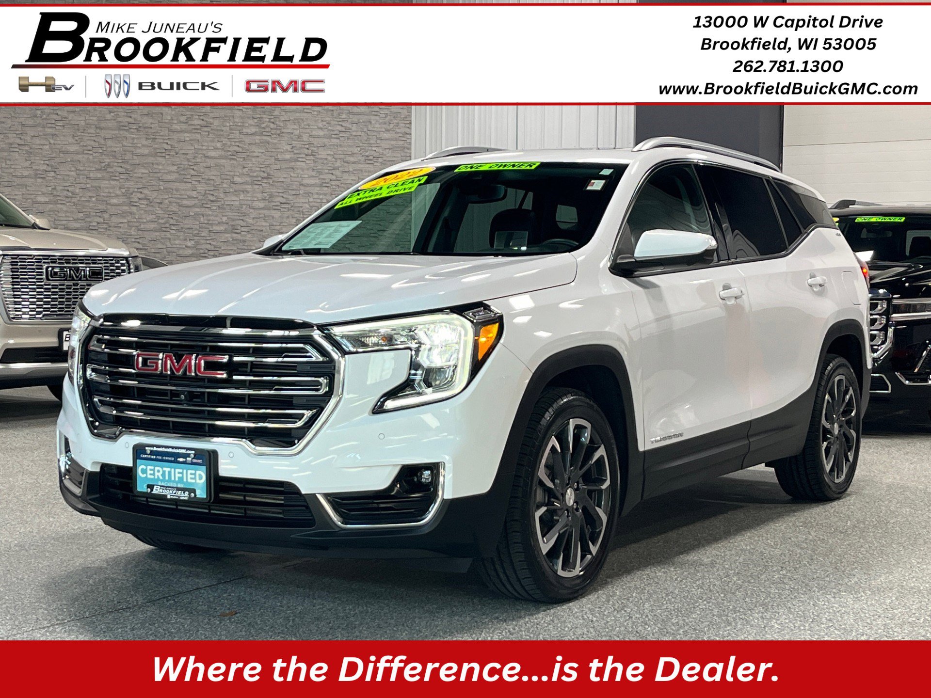 Certified 2022 GMC Terrain SLT w/ Infotainment Package II image 1