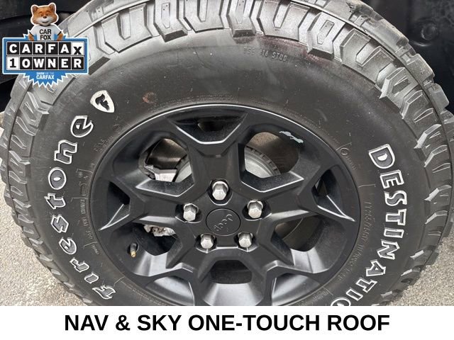 Used 2023 Jeep Wrangler Unlimited w/ Sun & Screen Package AWD/4WD image 10