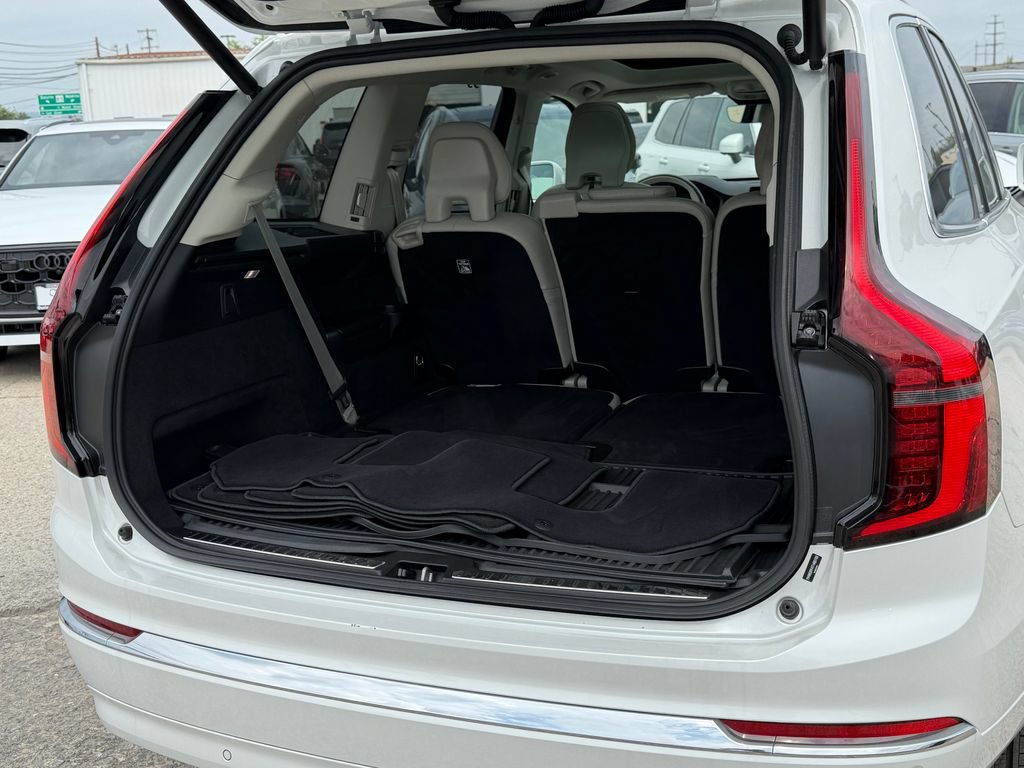 New 2026 Volvo XC90 B6 Ultra w/ Protection Package AWD/4WD image 13