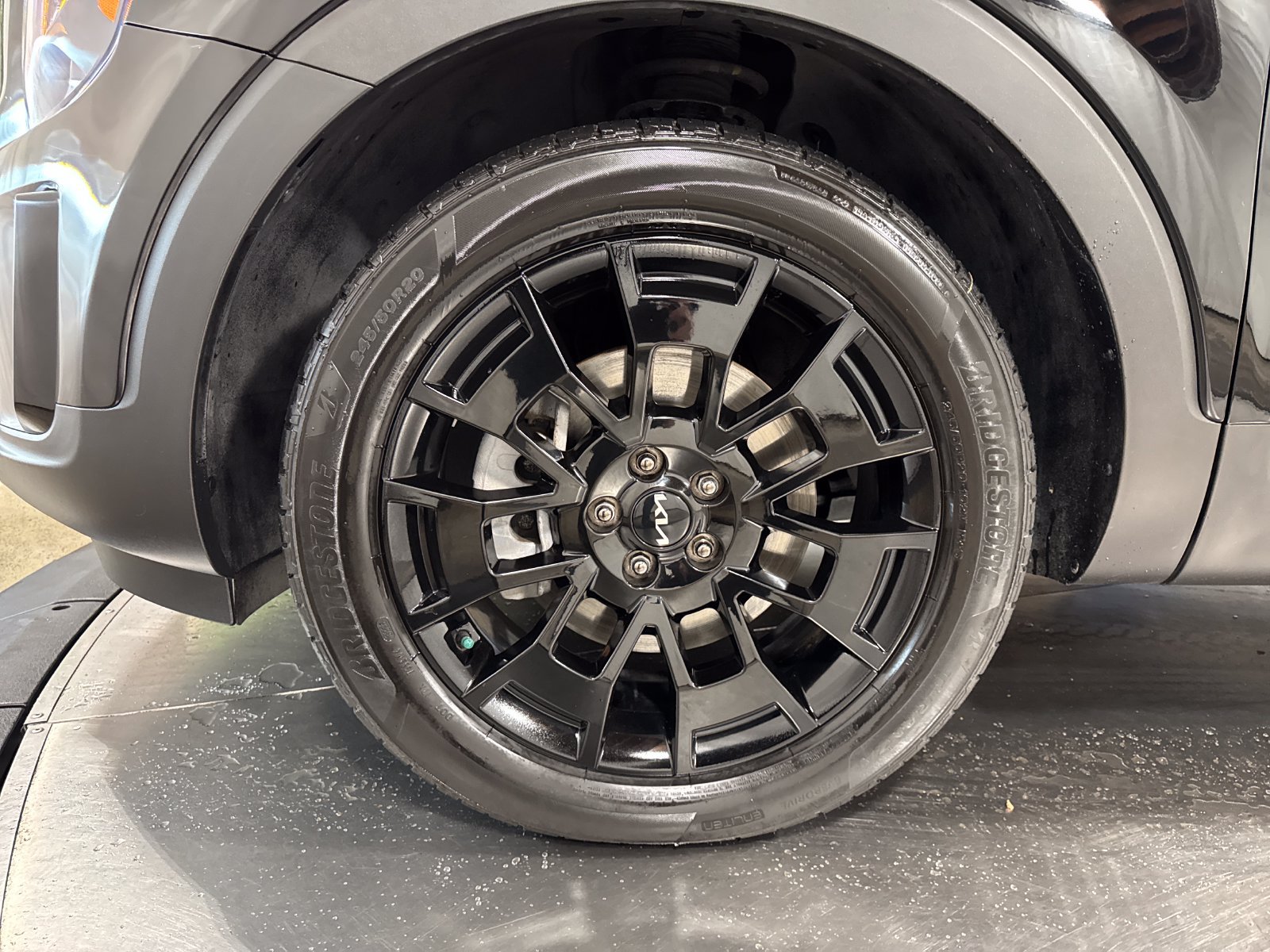 Used 2022 Kia Telluride EX w/ EX Premium Package AWD/4WD image 2