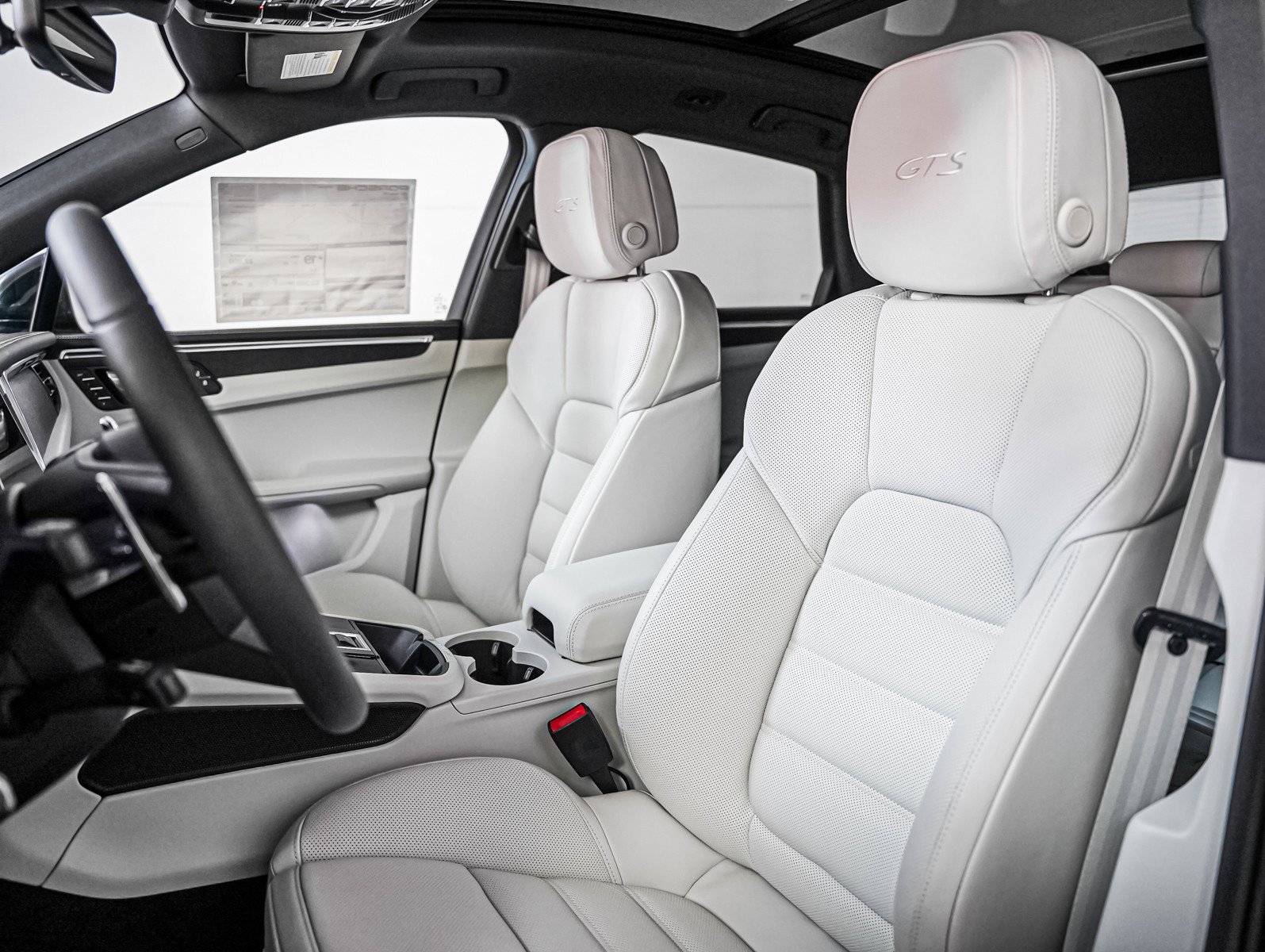 New 2026 Porsche Macan GTS image 5