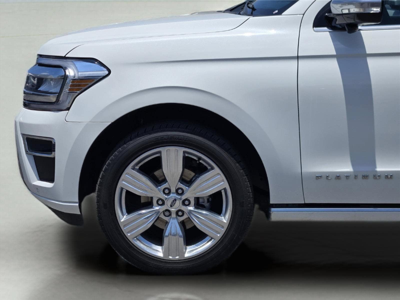 Used 2023 Ford Expedition Max Platinum AWD/4WD image 16