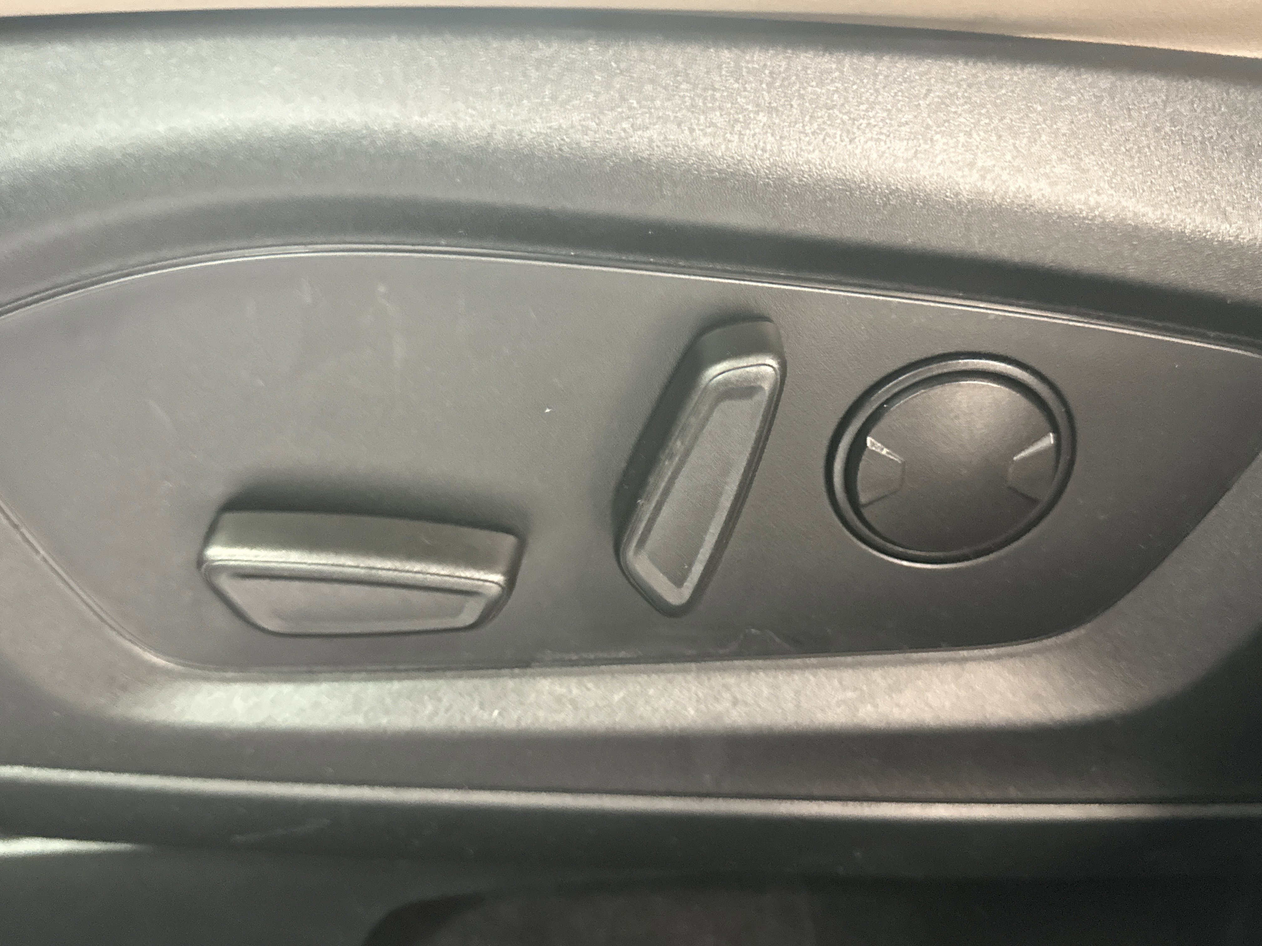 Used 2023 Ford Explorer XLT w/ Equipment Group 202A image 24