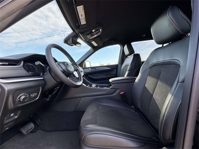 New 2025 Jeep Grand Cherokee L Laredo image 19