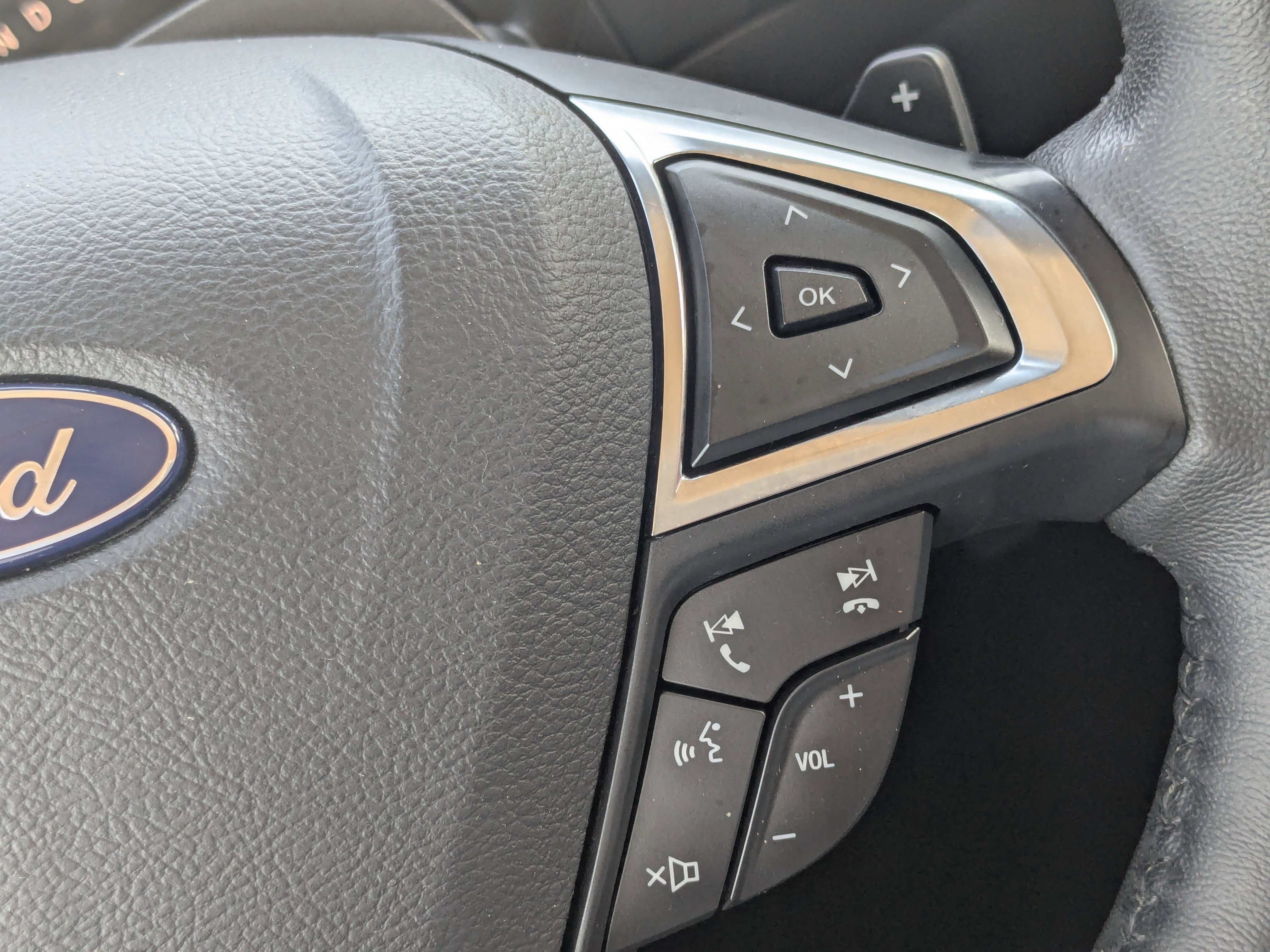 Used 2019 Ford Edge Titanium w/ Equipment Group 301A image 31