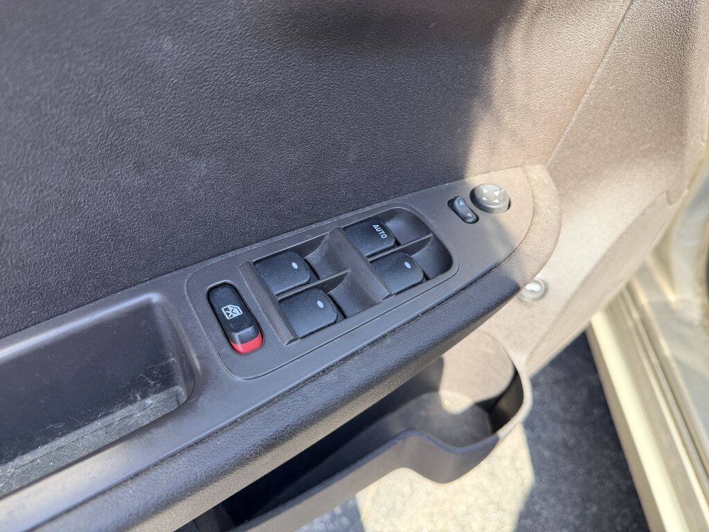 Used 2010 Chevrolet Malibu LS FWD image 7