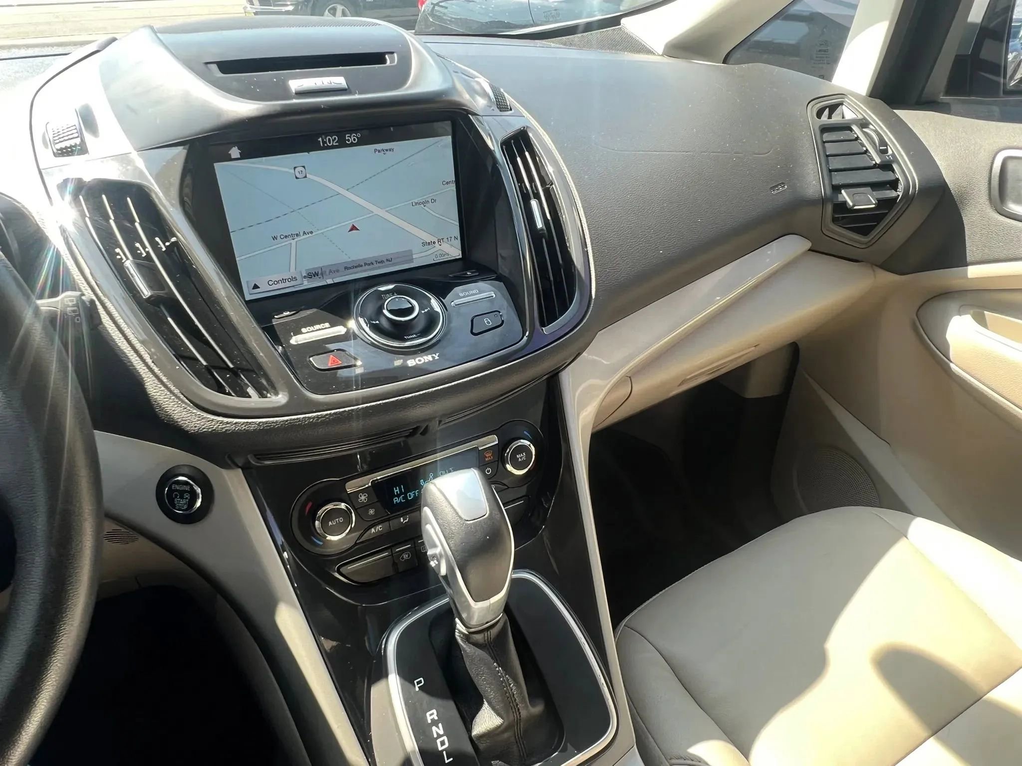 Used 2016 Ford C-MAX Energi SEL w/ Equipment Group 301A image 18