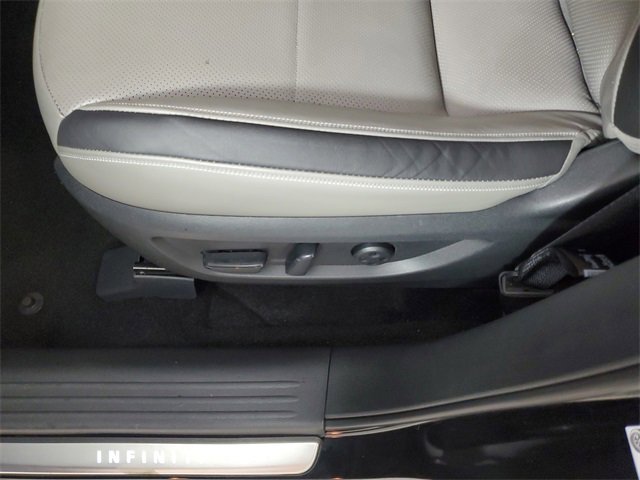 Used 2023 INFINITI QX50 Sensory image 23