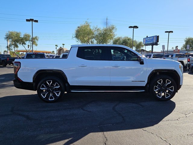 Used 2025 GMC Sierra EV Denali AWD/4WD image 4