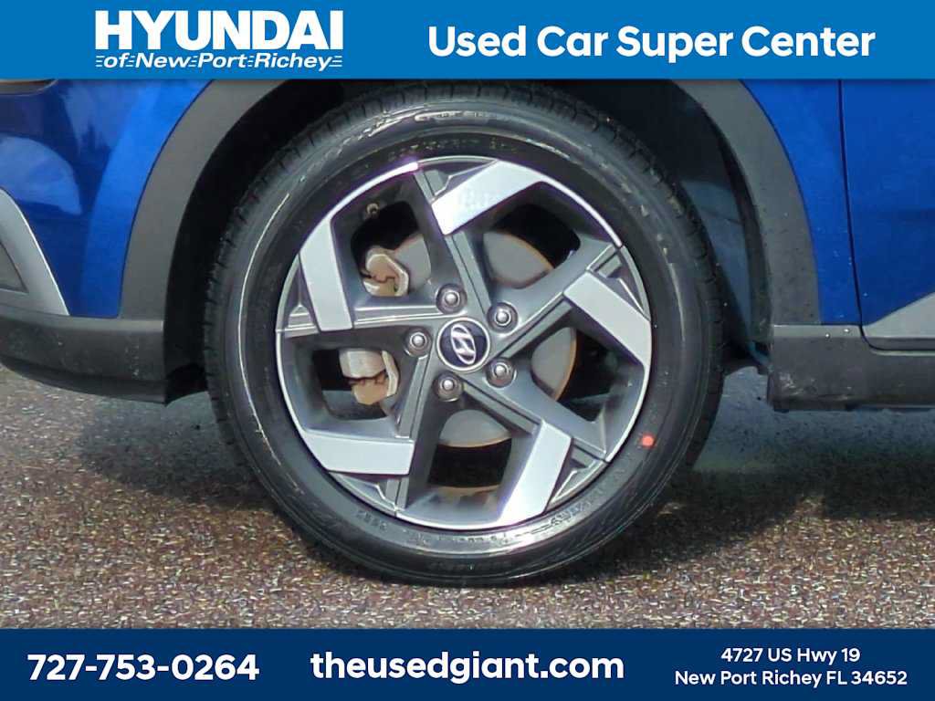 Certified 2023 Hyundai Venue SEL FWD image 10
