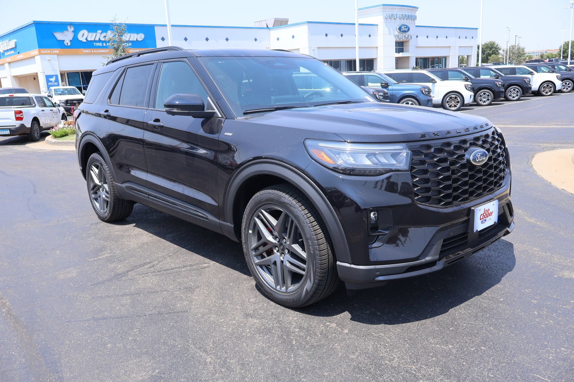 New 2026 Ford Explorer ST-Line w/ ST-Line Street Pack AWD/4WD image 1