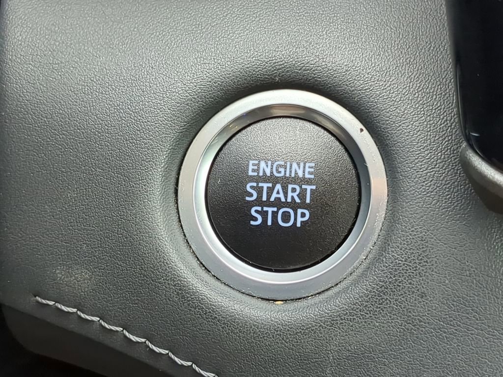 Used 2021 Toyota Highlander XLE image 35