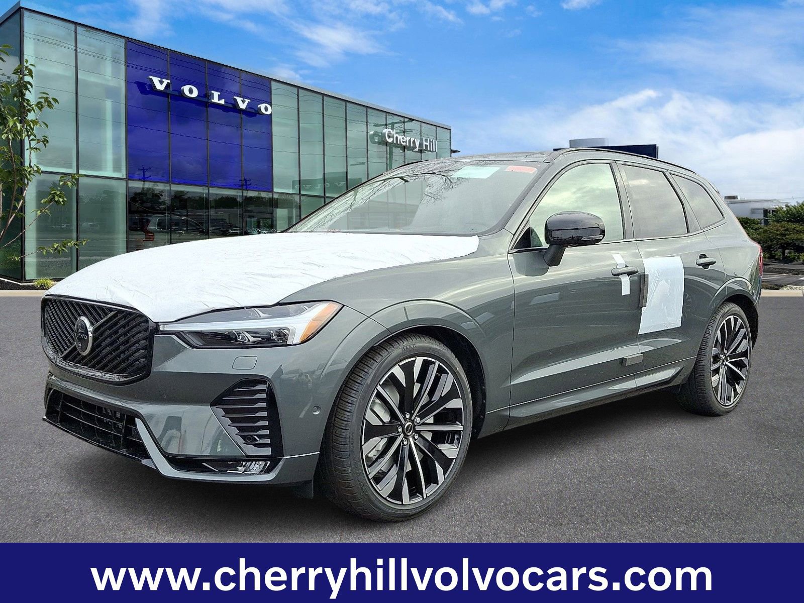 New 2026 Volvo XC60 B5 Ultra w/ Protection Package Premier image 2