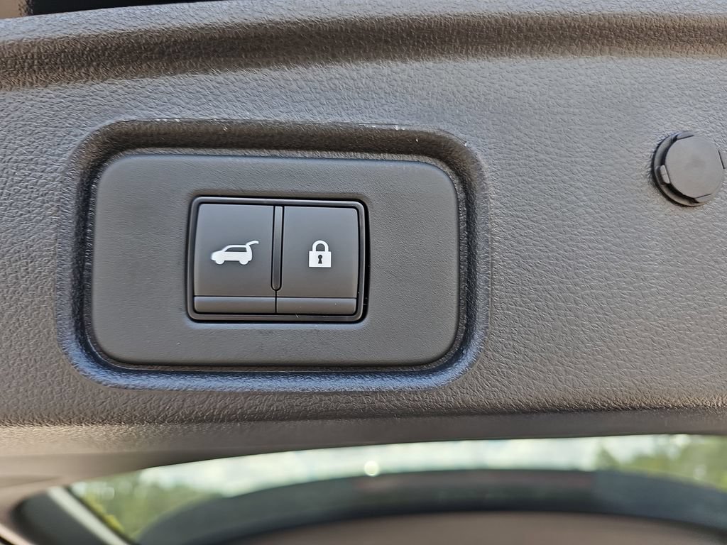 New 2026 Nissan Pathfinder Platinum FWD image 18