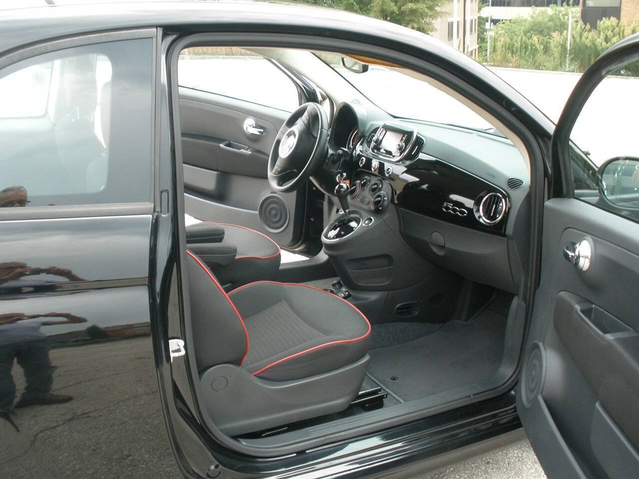 Used 2017 FIAT 500 Pop w/ Sport Appearance Package FWD image 23