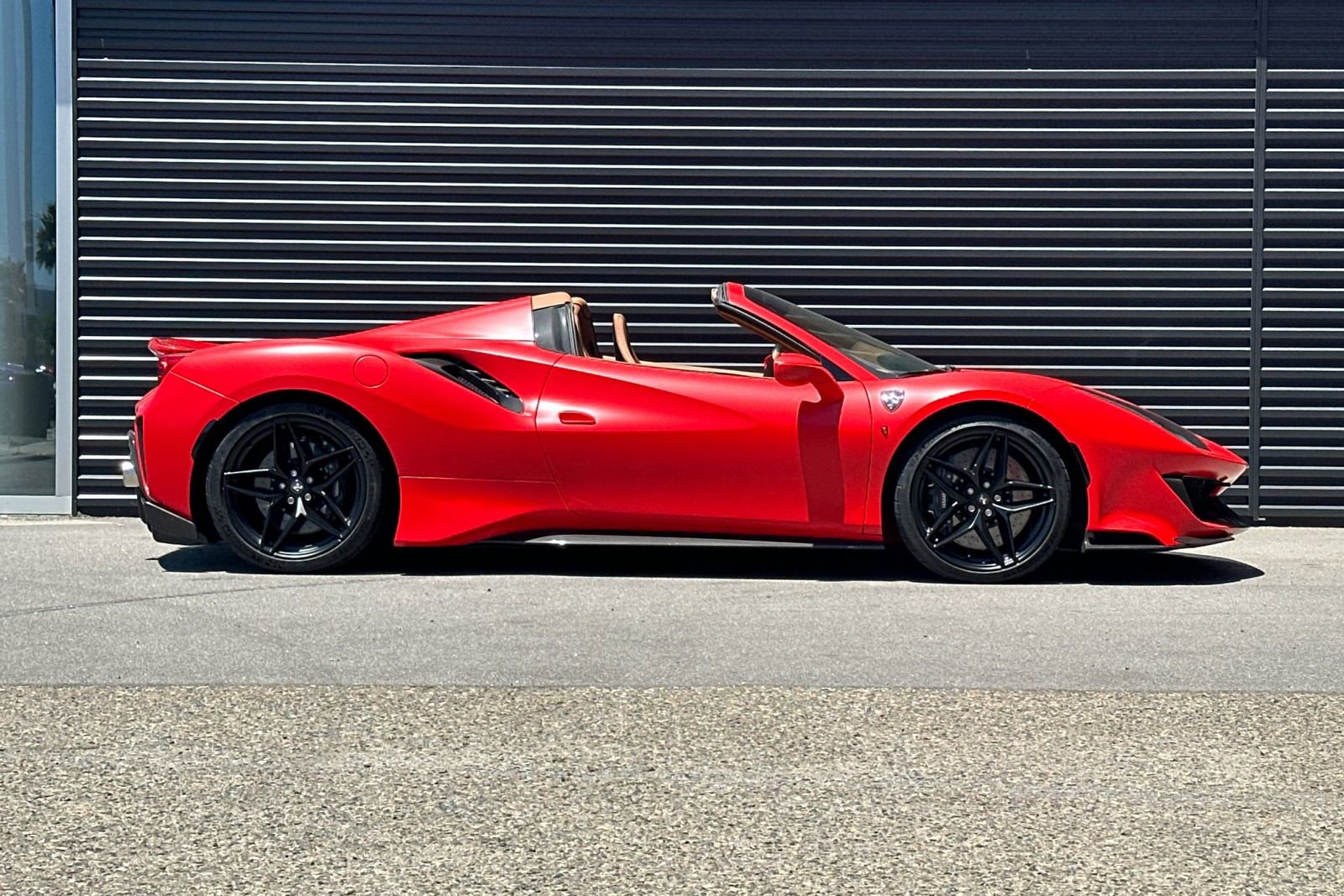 Used 2020 Ferrari 488 Pista Spider RWD image 9