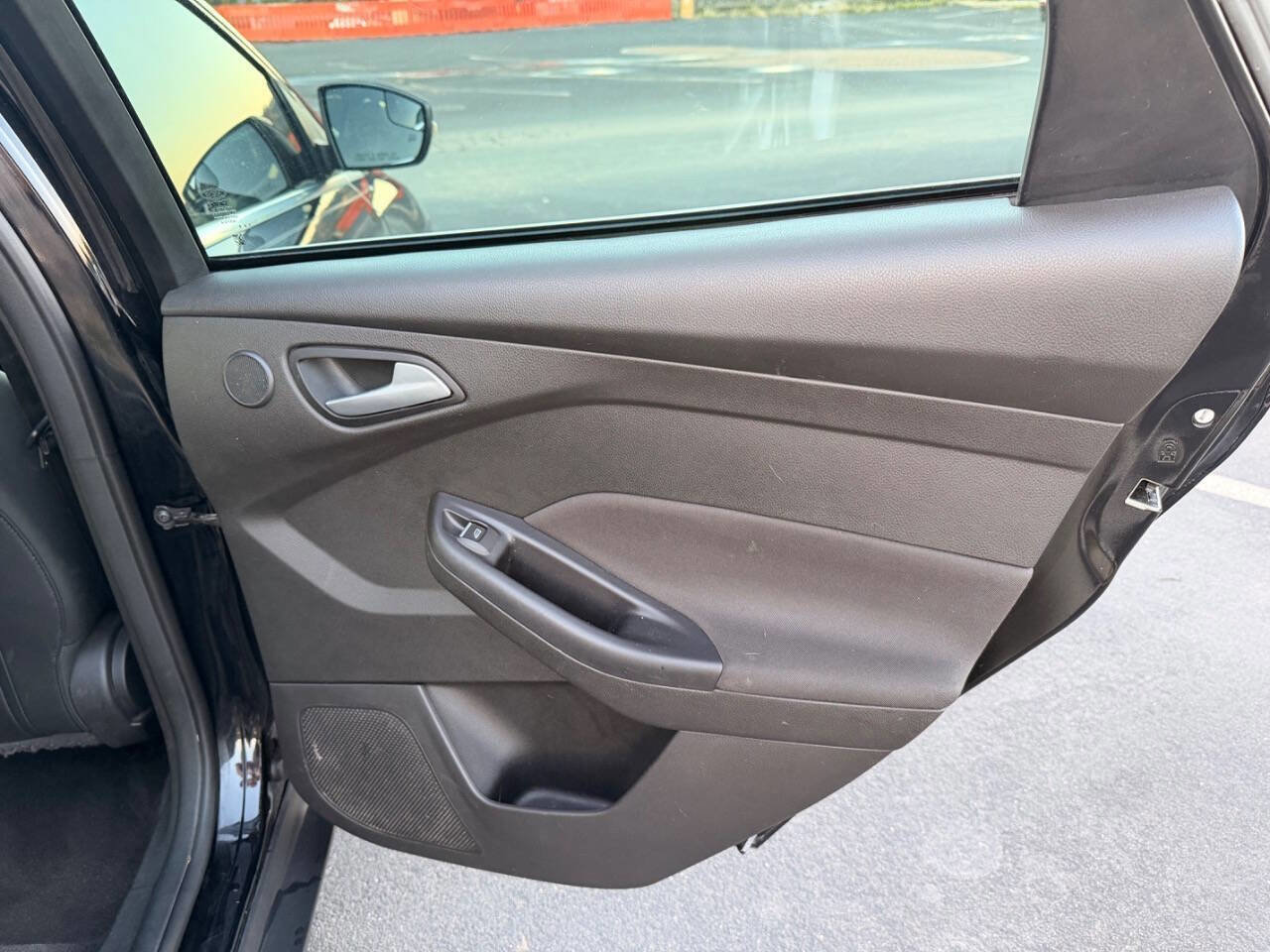 Used 2017 Ford Focus Titanium image 15
