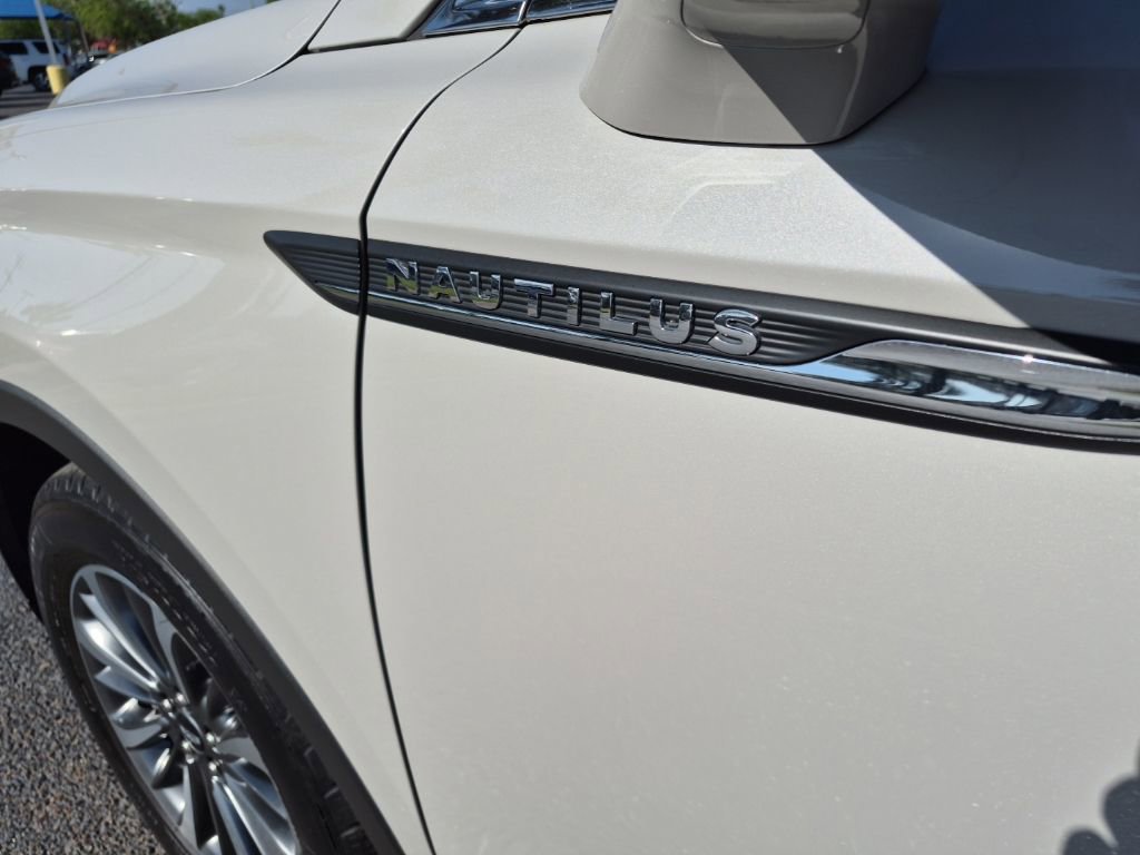 Certified 2023 Lincoln Nautilus FWD w/ Premium Package image 26