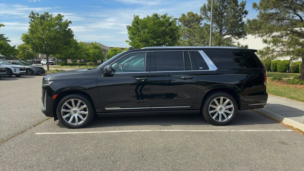 Used 2024 Cadillac Escalade ESV Premium Luxury Platinum image 4
