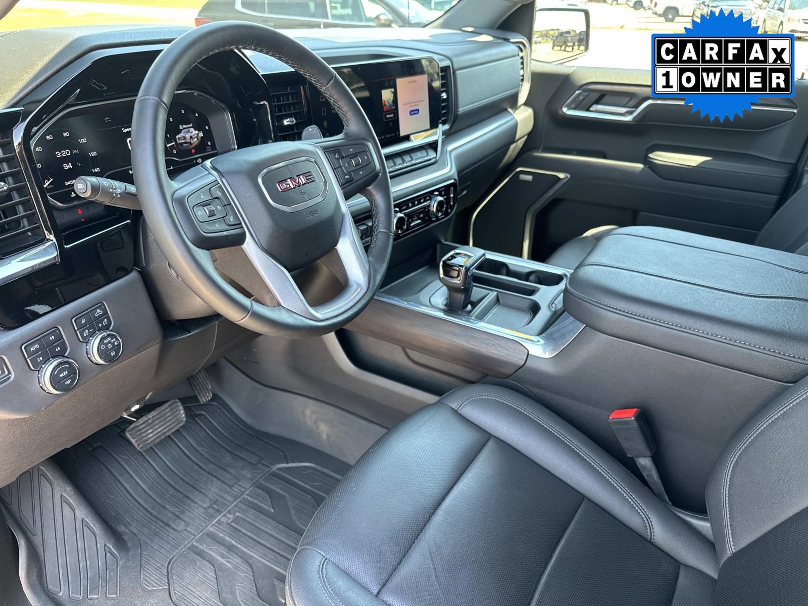 Used 2024 GMC Sierra 1500 SLT w/ SLT Premium Plus Package AWD/4WD image 28