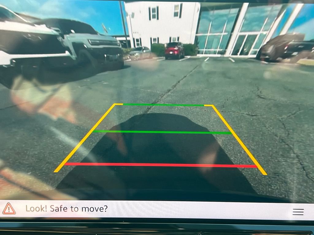 Used 2024 Volkswagen Atlas SE image 30