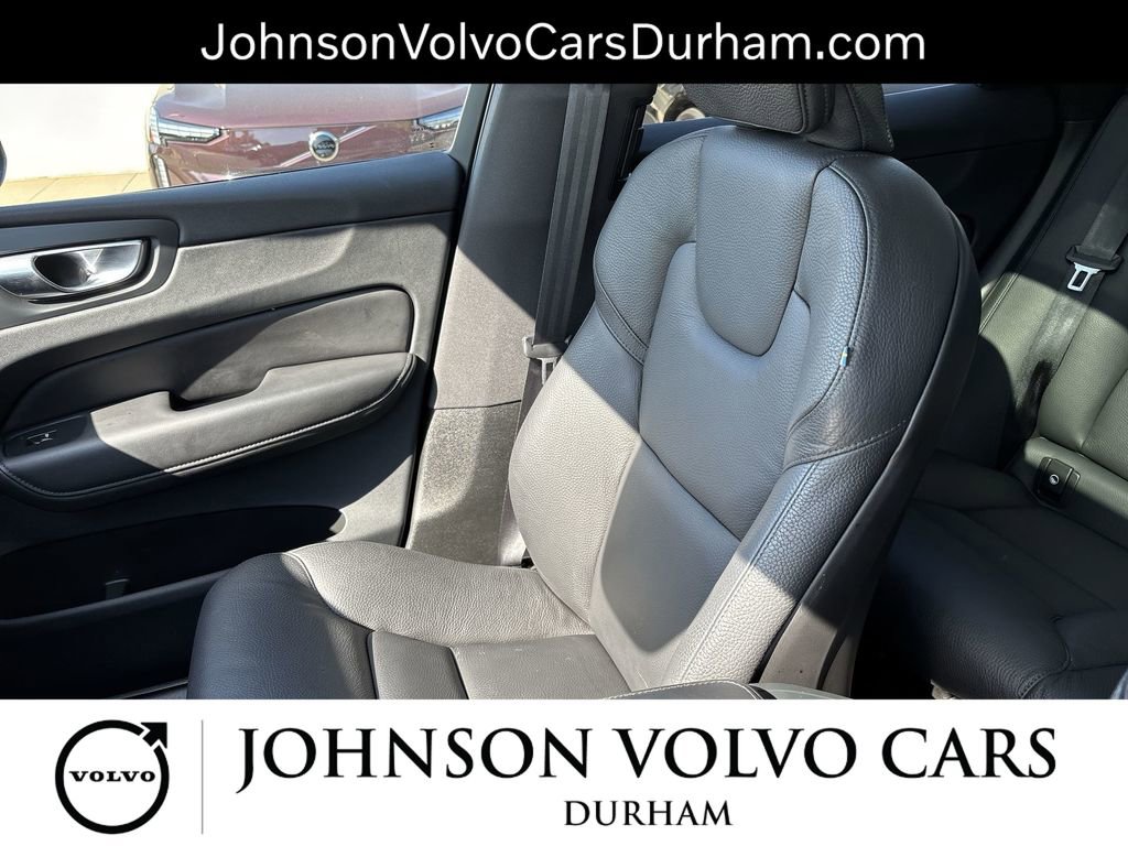 Used 2023 Volvo XC60 B5 Plus AWD/4WD image 24