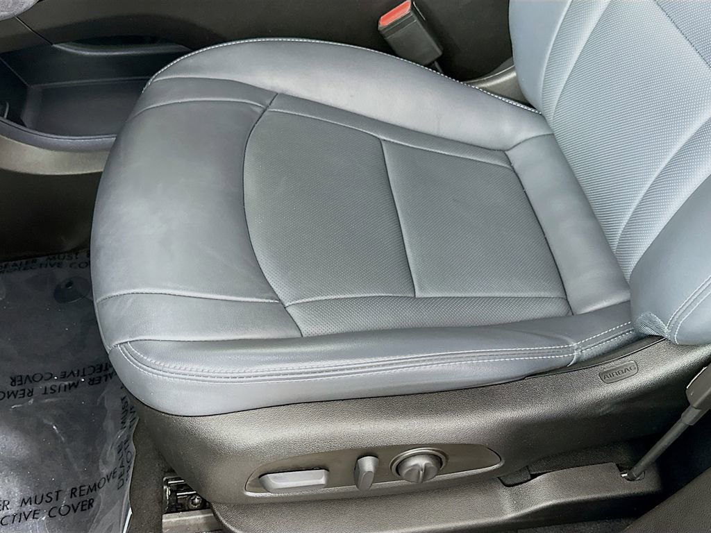 Used 2023 Buick Enclave Essence image 24
