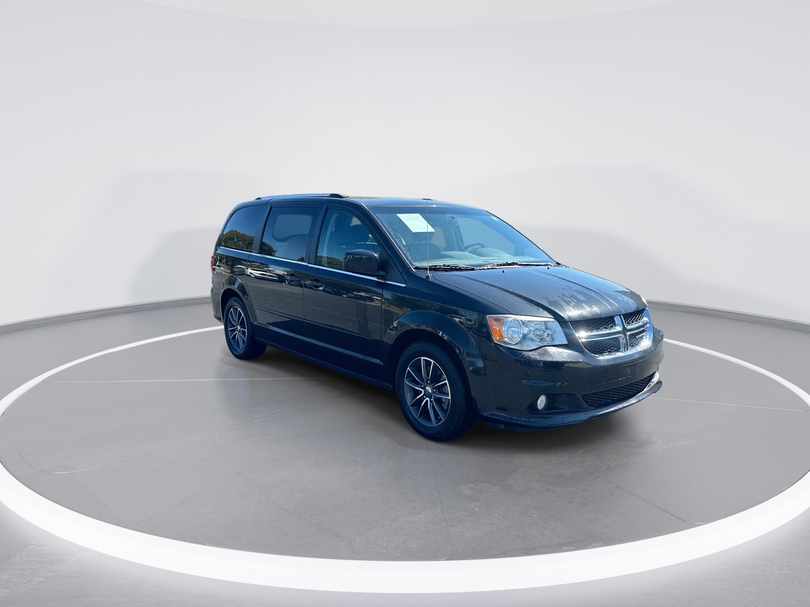 Used 2017 Dodge Grand Caravan SXT FWD video 2