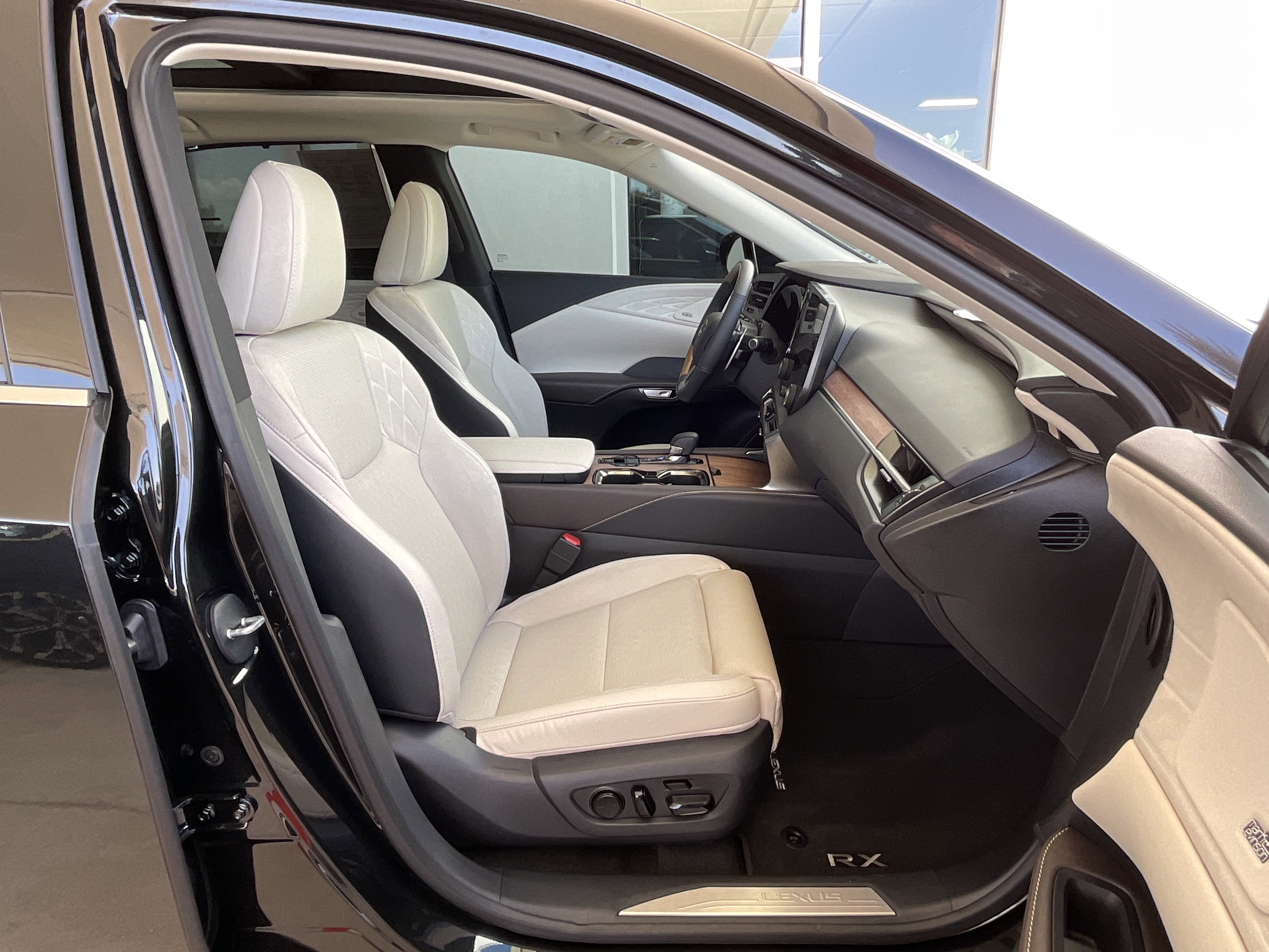 Used 2026 Lexus RX 350 w/ Convenience Package image 22