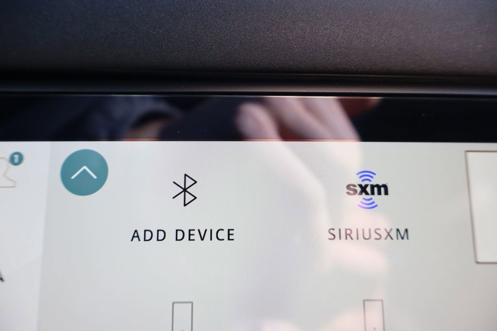 Used 2023 Land Rover Defender 90 X-Dynamic SE image 23