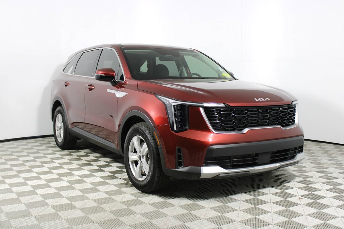 Used 2025 Kia Sorento LX image 28