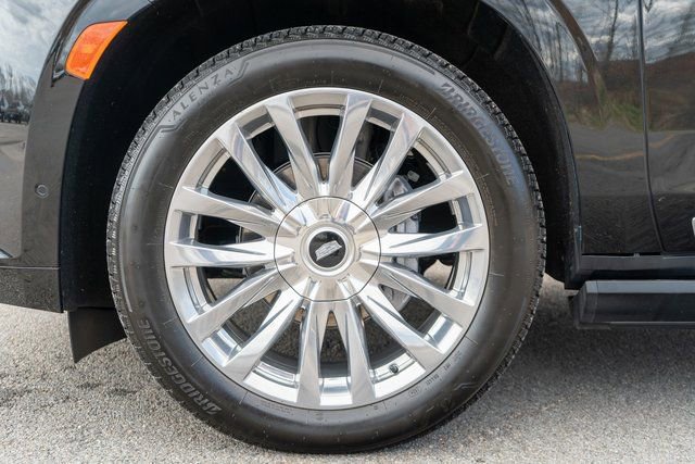 Used 2024 Cadillac Escalade Premium Luxury w/ Performance Package image 11