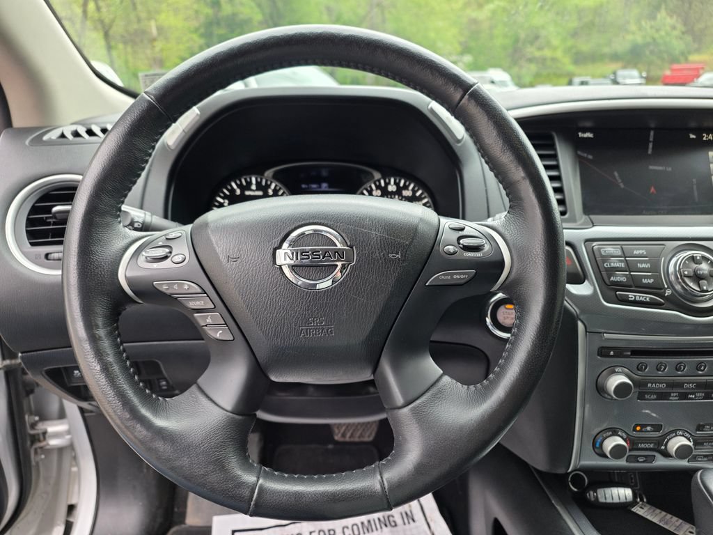 Used 2019 Nissan Pathfinder SL AWD/4WD image 12