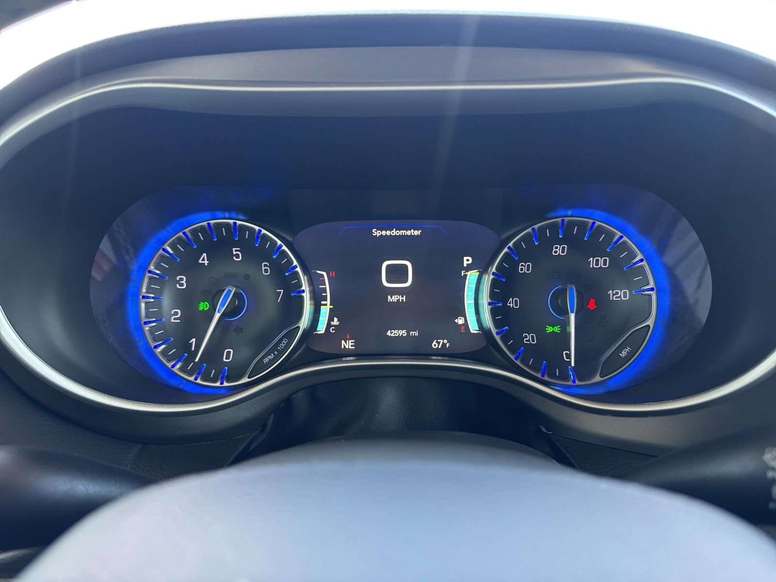 Used 2024 Chrysler Pacifica Touring-L FWD image 28