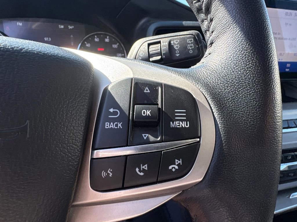 Used 2023 Ford Explorer XLT image 23