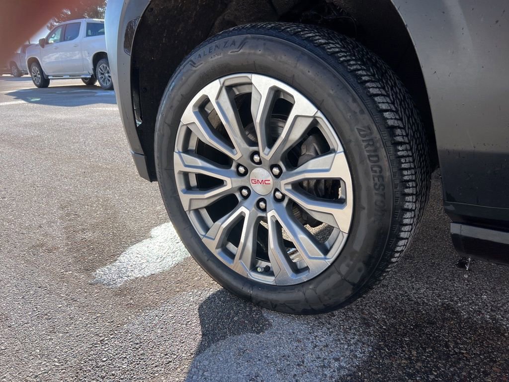 Used 2022 GMC Yukon XL Denali image 10