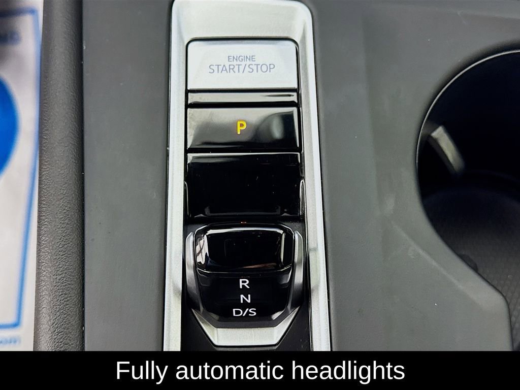 Used 2024 Volkswagen Atlas Cross Sport SE FWD image 21