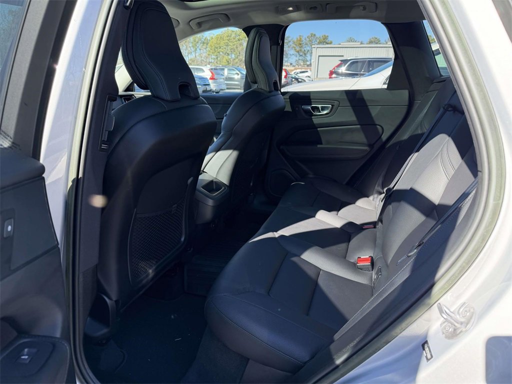 Used 2023 Volvo XC60 B5 Plus w/ Protection Package Premier image 6