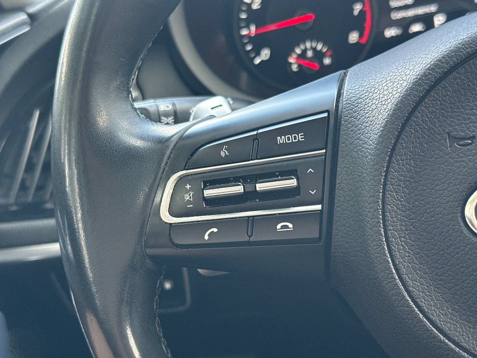 Used 2018 Kia Stinger Premium RWD image 24