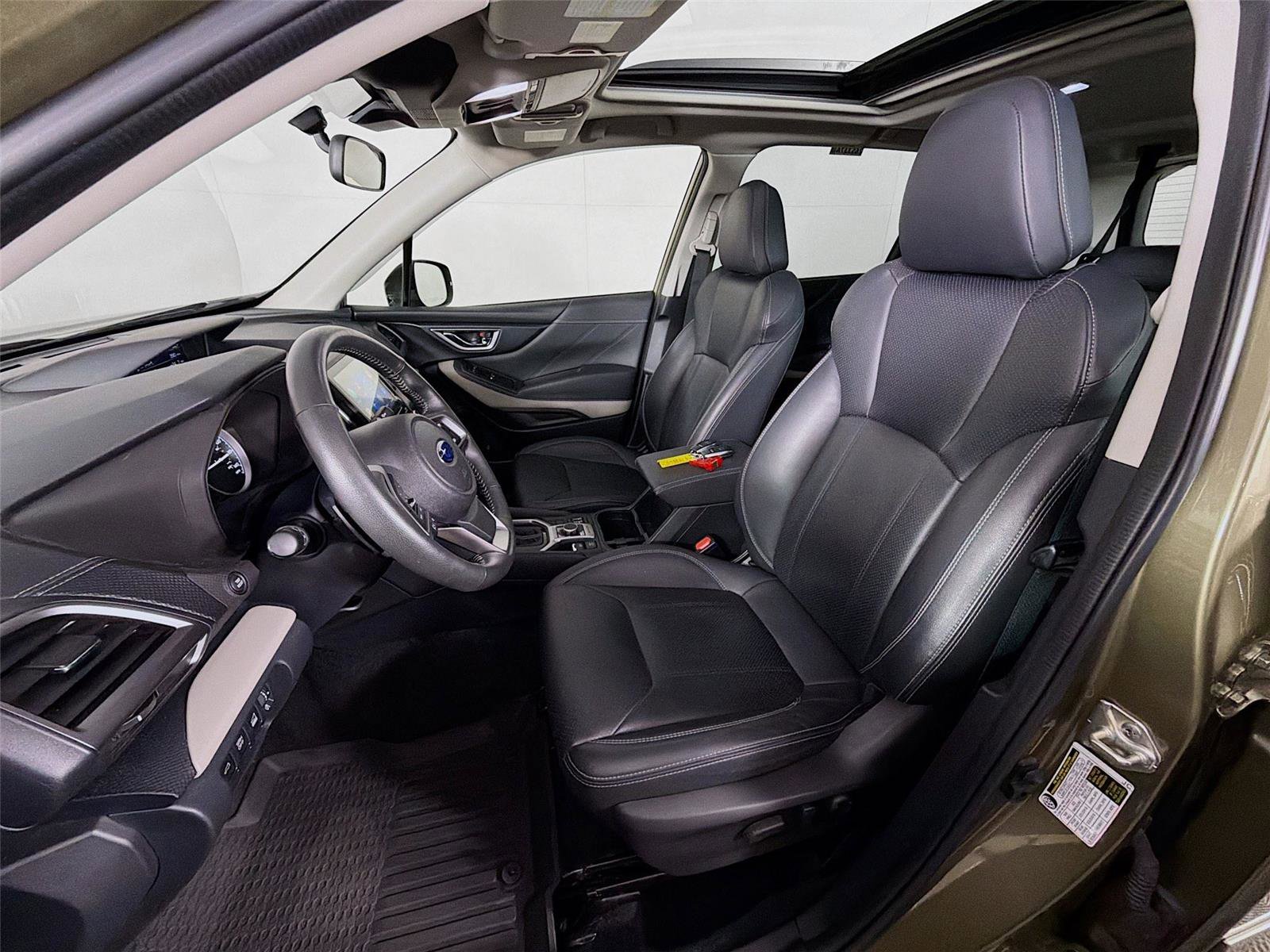 Used 2022 Subaru Forester Limited AWD/4WD image 11