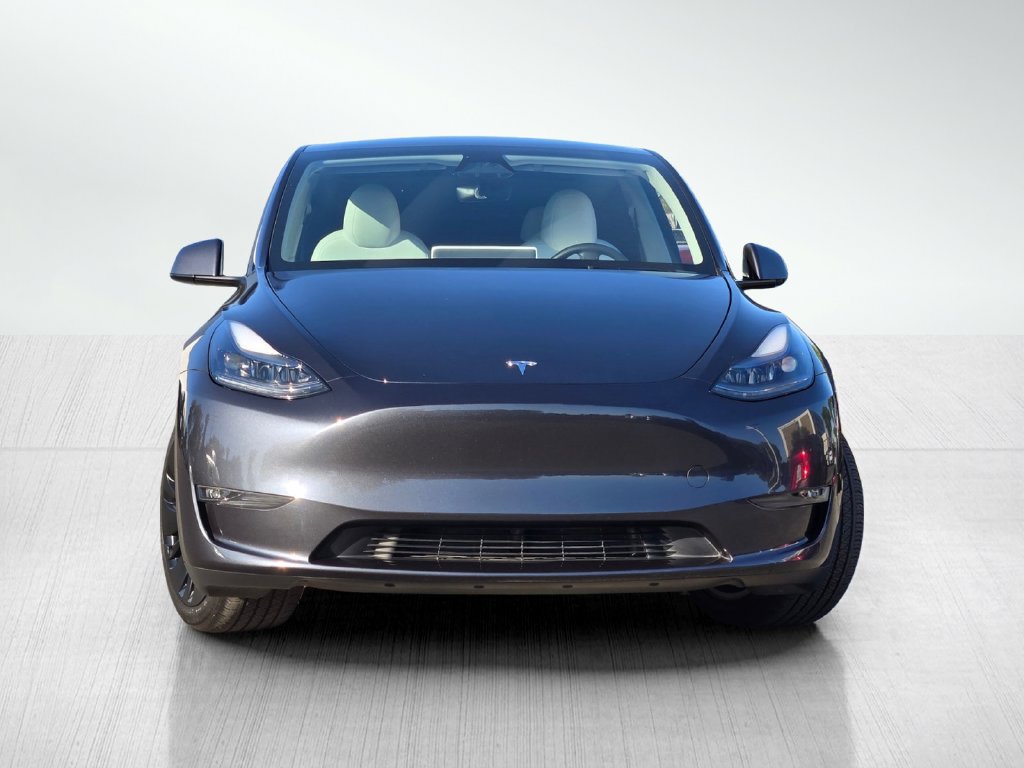 Used 2024 Tesla Model Y Long Range AWD/4WD image 2