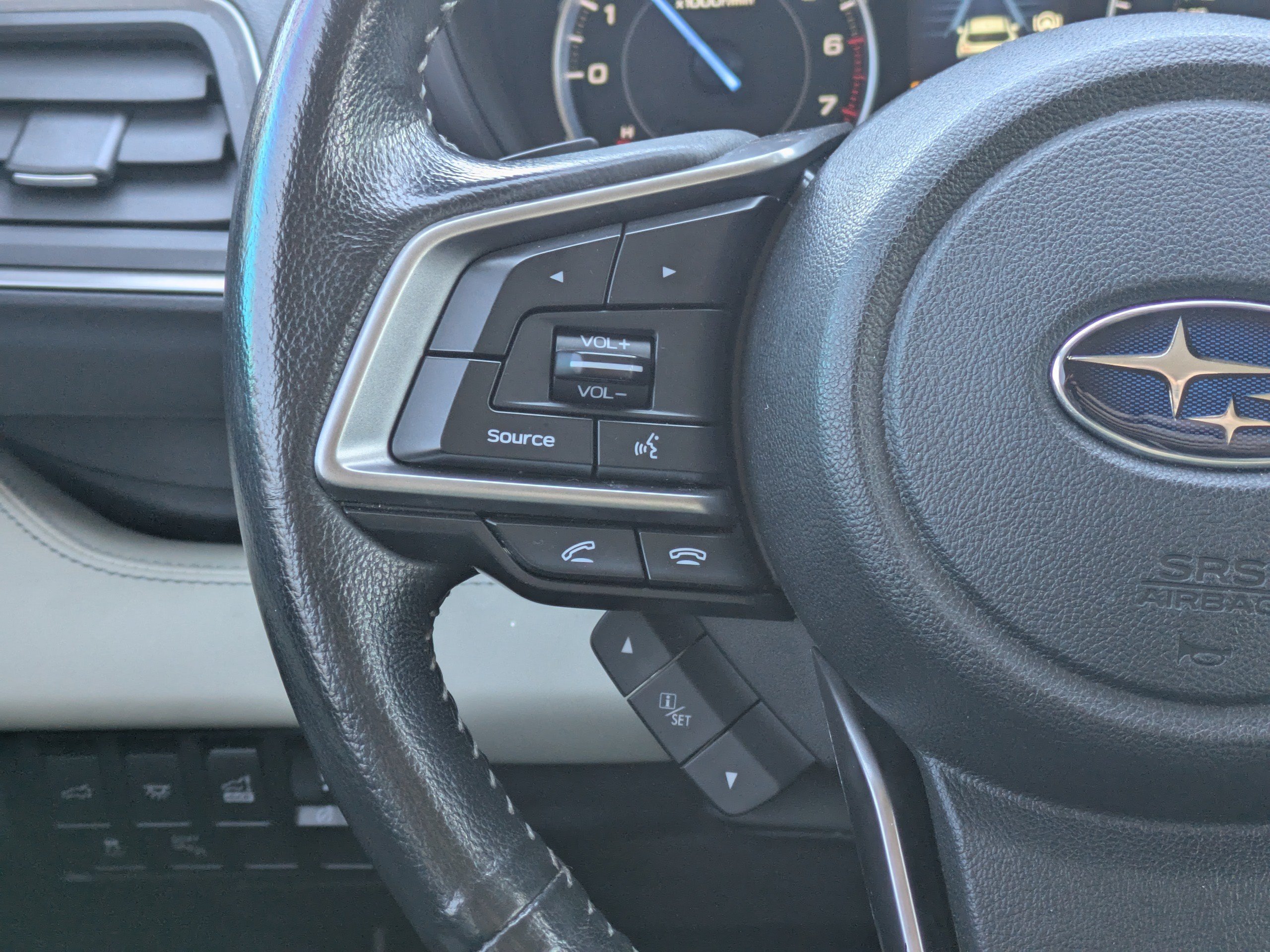 Used 2022 Subaru Ascent Limited AWD/4WD image 18