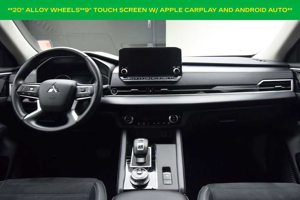 Used 2024 Mitsubishi Outlander SE Black Edition image 4