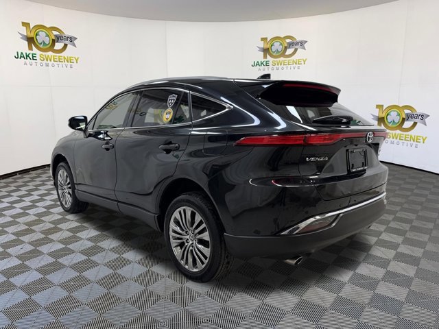 Used 2022 Toyota Venza XLE image 7