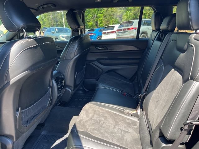 Used 2023 Jeep Grand Cherokee L Laredo AWD/4WD image 12