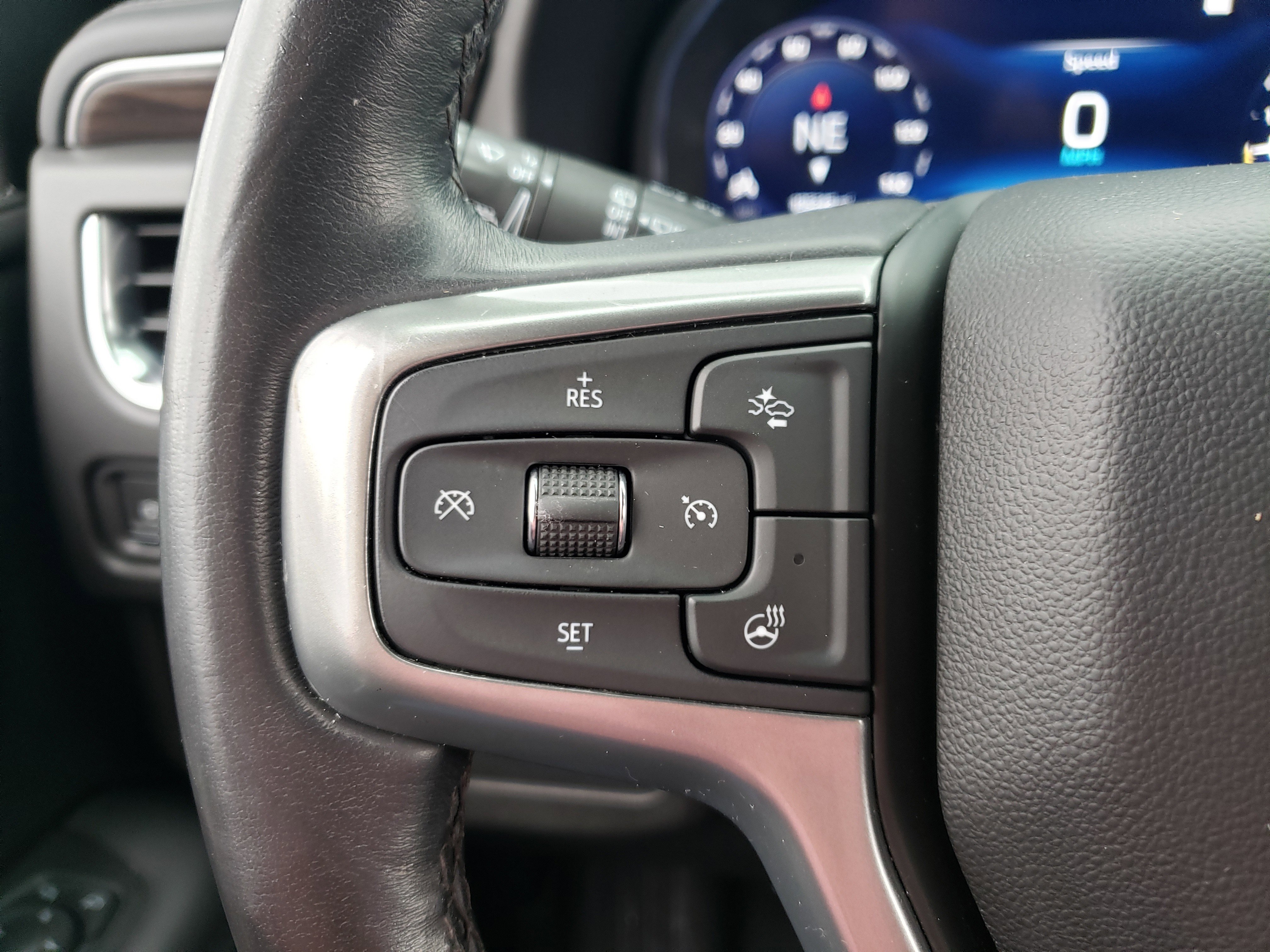 Used 2022 Chevrolet Suburban Z71 w/ Luxury Package image 16